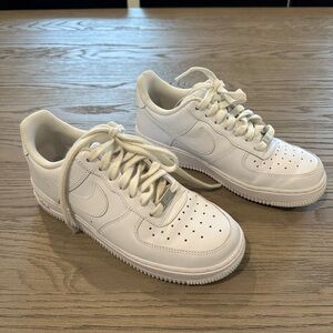 NIKE AIR FORCE 1
